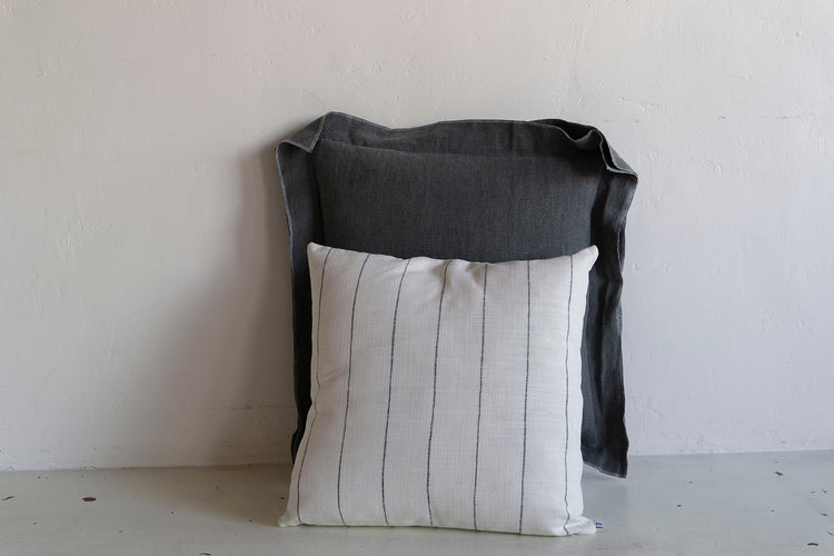 Dark & Light Pillow Combo